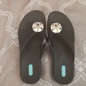 OKA B 'Sandy'  Black Sand Dollar Thong Flip Flops